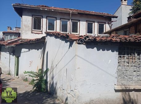 Satılık Bursa Maksem De 148 M² Ev Ve Arsası.