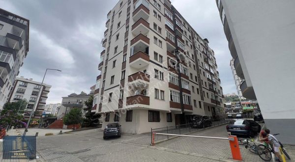 Söğütlü'de Merkezi Konumda 3+1 Ebeveyn Banyolu Site İçi Satılık