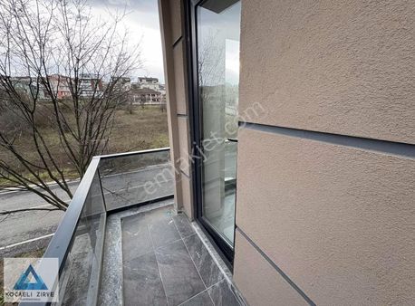 Yeşilyurt Mahallesinde Geniş 3+1 Arakat Satılık Daire