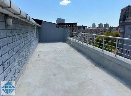 Kadıköy Birlik Sitesinde 3 + 2 Dubleks 200 M2 Kiralık Eşyalı