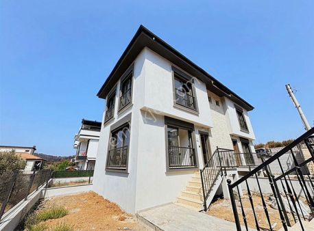 İzmir Seferihisar Doğanbey Payamlı Da Satılık 2+1 Yazlık Villa