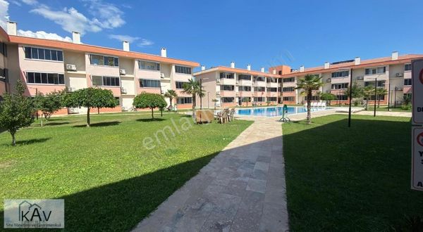 Villalar Bölgesinde Eşyalı 1+1 Havuzlu Otoparklı Site İçerisinde