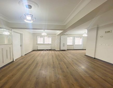 Beylikdüzü Aena'dan Bahçeli 2+1 Satılık Daire!!