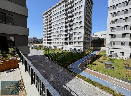 Sitenin Yetkili Emlak Ofisi Landmark'tan Satılık Verandalı 2+1