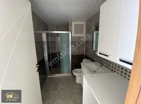 "sm Gayrimenkul'den Satılık 2+1 Çift Cephe Satılık Daire''