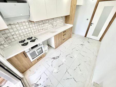 Yüksel'den Zeytinli Köyünde Ebeveyn Banyolu Ayrı Mutfak 2+1daire