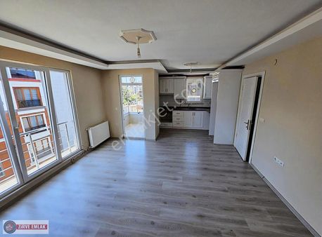 Cumhuriyet'te...deniz Tarafı...ilçe Jandarma Arkası...3+1...