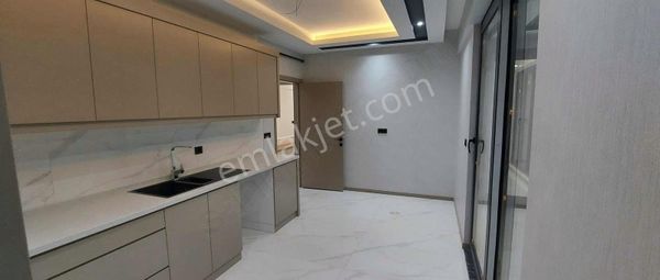 Toprak Dünyasından Şemikler Naz Bayrakta 3+1 Daire