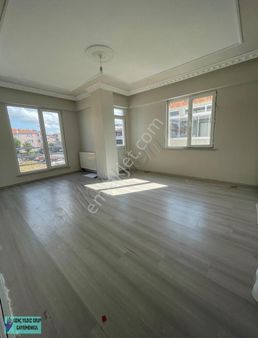 Kapaklı Bahçelievler Merkezi Konumda 3+2 Teraslı Dubleks Daire