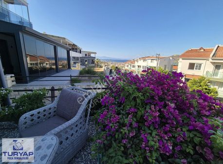 Turyap Foça'dan Deniz Manzaralı Bahçeli 2+1 Satılık Daire