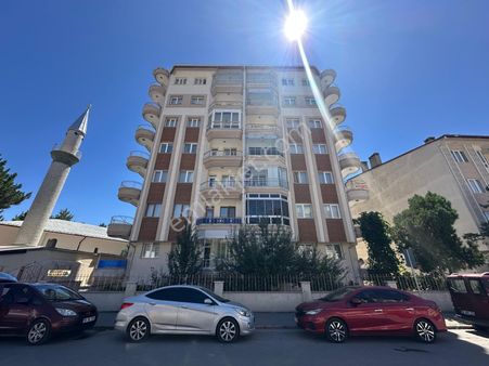 Karahan Emlak'tan Satılık Daire✅ 130 M² . 1.kat . 3+1 Full Yapılı✅ 4 Eylül Mahallesinde