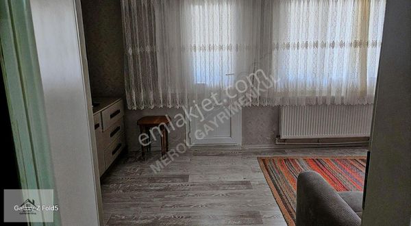 Bornova Kızılay Mahallesi'nde Satılık 2+1 Bahçeli Ev