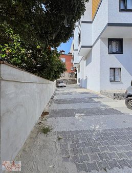 Ümraniye Cemil Meriç Mh.'de 2+1 Sıfır Daire