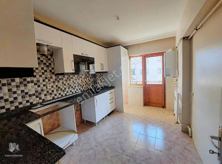 Prim Potansiyeli Yüksek Bölgede Cadde Kenarı Ön Cephe