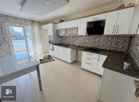 Kazançlı Yatırım İçin Hazır Daire Cadde Yakını Teras Balkonlu