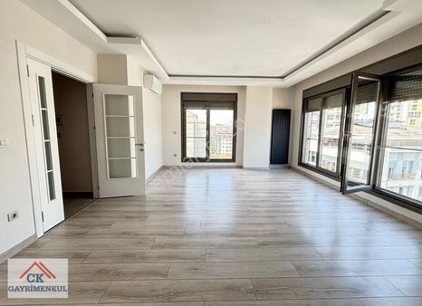 Ck'dan Suadiyede 95 M2 Net Ebeveyn Banyolu Bağdat.cad. Yakın