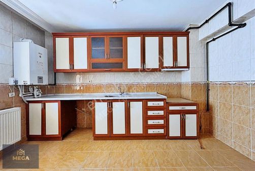 Esertepe Mahallesinde Dev M2li Çift Balkonlu 3+1 Kup10 Daire****