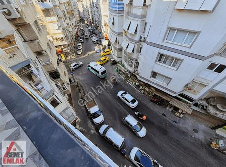 Cadde Üzerinde Komple Yapılı 3+1 Doğalgazlı Arakat Daire