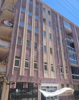 Duygu Emlak'tan Kırım Caddesi Üzerinde Asansörlü Bakımlı 3+1 Daire