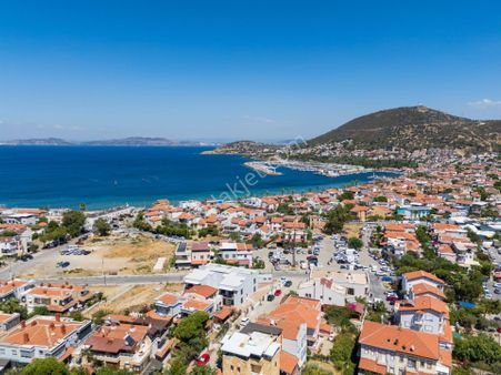 Denize 200m Bahçe Kullanımlı Tasarım 3+1 Fırsatı