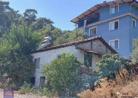 Muğla Ortaca Sarıgerme Merkezde 485 M² İmarlı Satılık Arsa – Köy Evi + Depolu