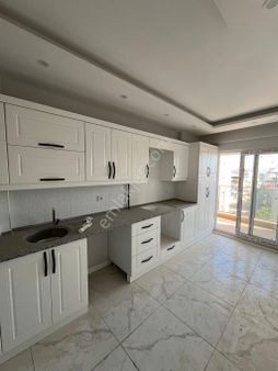 Gültekin Emlaktan Yeşil Mahallede Cadde Üstü Satılık 3+1 Daire