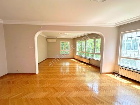 Emirgan Boyacıköy'de 3+1 Bakımlı 2. Kat Daire