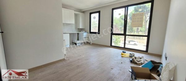 Merdivenköy De Minibüs Yoluna Yakın Net 55m2 2+1