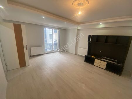 Çerkezköy Bağlık Mahallesinde Okullar Bölgesinde Yüksek Griş 2+1