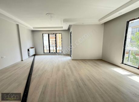 Cadde Emlak Cumhuriyet Sıfır 2+1 100 M2 Ferah Kullanışlı 2 Kat