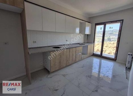 Remax Çarşıdan Kavanyakoru Sitesinde Fırsat 4+1 Bahçe Dubleks