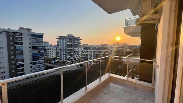 Mahmutlar’da 1+1, 60 M², Eşyalı, Havuzlu Site