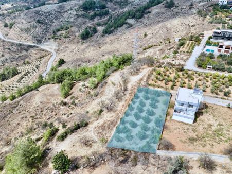 Toroslar Kaşlı’da Manzaralı 540 M² Satılık Köşebaşı Arazi