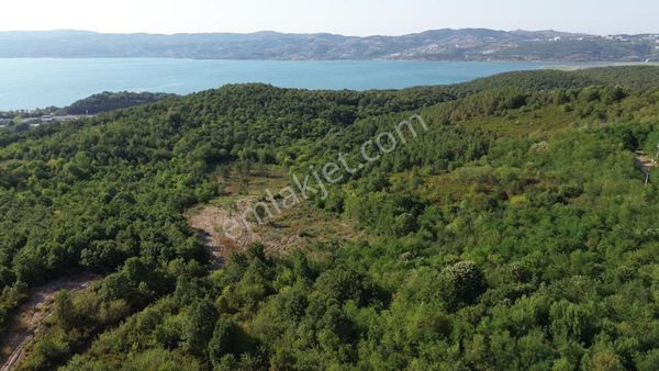Sapanca Bungalowlar Bölgesinde İmara 130 Metre Göl Manzaralı