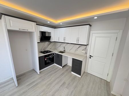 Arya'dan Altınkum'da Kapalı Otoparklı Arakat 1+1 Satılık Daire