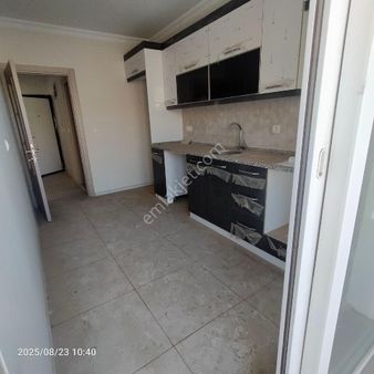 İzmir Çiğli Esentepe Mahalleside Satılık 2+1 Arakat Daire