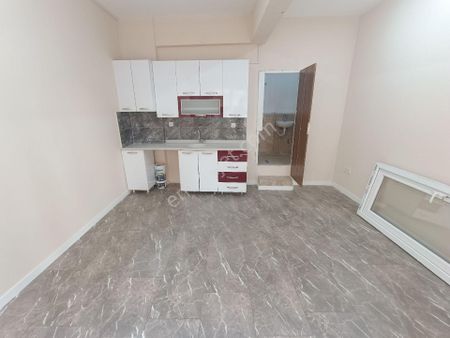 Ekonomi Üniversitesi Yakını 17 M² Mutfaklı Wc Ve Banyosu Olan Satılık