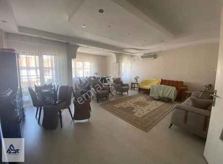 Çaybaşı Caddesi Üzerinde Satılık 4+1 Daire