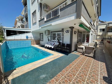 Didim Efeler Mahallesinde Eşyalı Müstakil Havuzlu Ayrı Mutfaklı 4+1 Acil Satılık Villa