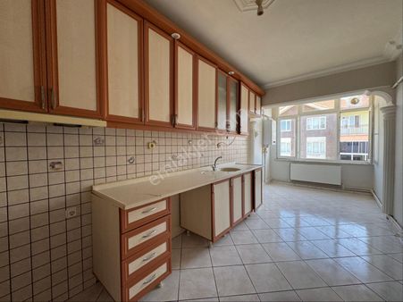 Conker İnşaat Emlak’tan Batıkent Mah. Ümit Hastanesi Yanı 3+1 Kiralık Daire