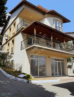 Kadınlar Denizi Mahallesi Havuzlu Site Tek Müstakil Villa