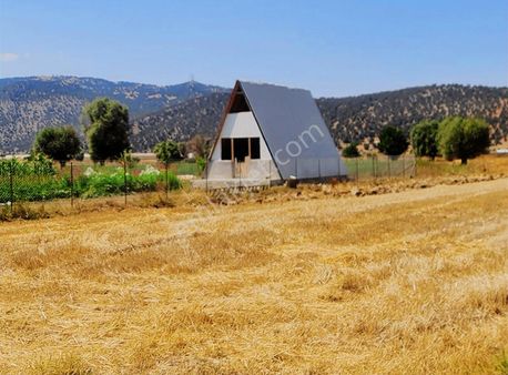 Yayla Bekçilerde 1090 M2 Satılık Tarla.