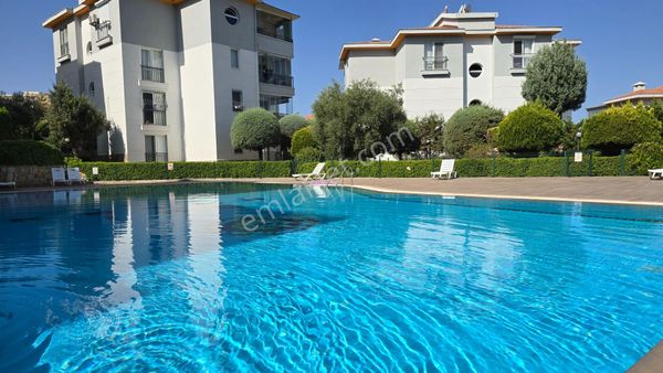 Marina’da Deniz Manzaralı Geniş Satılık Çatı Dubleksi