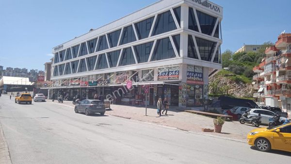 Kuşadası Öztaş Plazada Satılık Yol Cepheli İşyeri