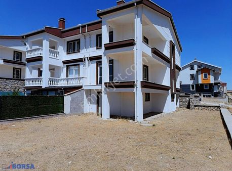 Sincan Alcı Mah Beyazevler Sitesi 4+2 3 Katlı Satılık Villa