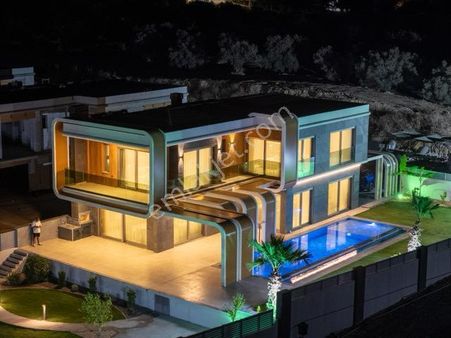 Ultra Lüx Merkeze Yakın 6+1 Büyük Malikane