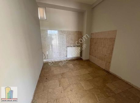 Salim Group Emlaktan Taşocakları Yolu Caddesi Köşe Konum Dükkan