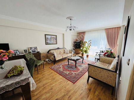 Uncubozköy Mahallesinde 3+1 Yer Altı Otoparklı Geniş Ara Kat