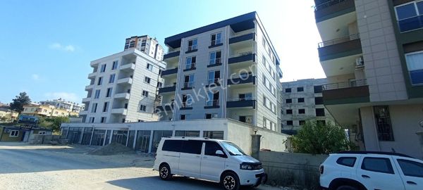 Ergenekon Mah.5 Katlı Binanın 4.katı 140metre Kare Oturumlu 3+1 Bağımsız Mutfak Sıfır Daire.