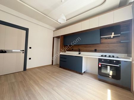 Arya'dan Denize Yakın Cadde Üzerinde 2+1 Dubleks Daire